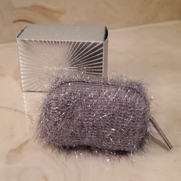 "Firework Like A Charm" M.A.C Mini Pouch/Lipstick - Picture 13 of 16